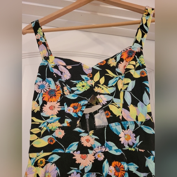 Flower Volcom Cutout Dress Size Small - Picture 3 of 4